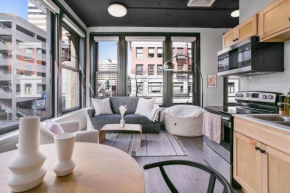 Urban SoHo Suite in the Heart of Downtown